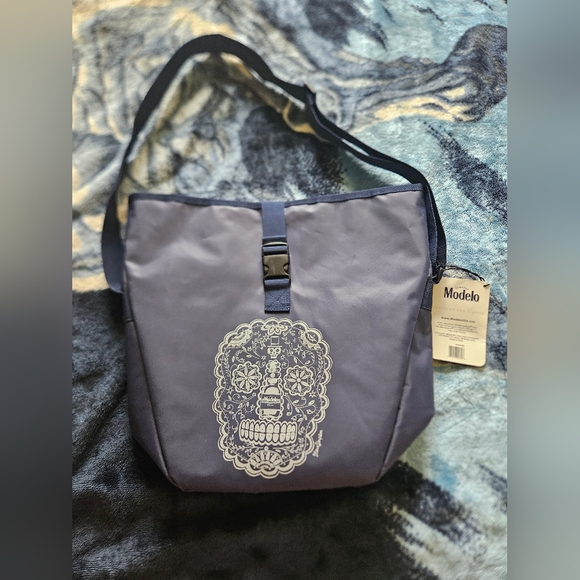 Modelo Insulated Messenger Cooler - Picture 5 of 7